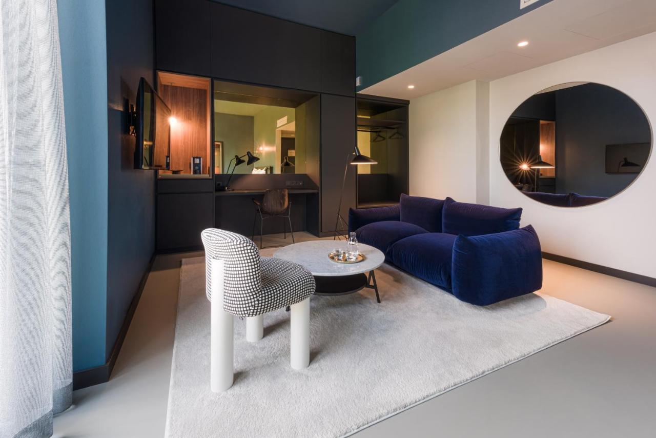 Emilu Design 4*